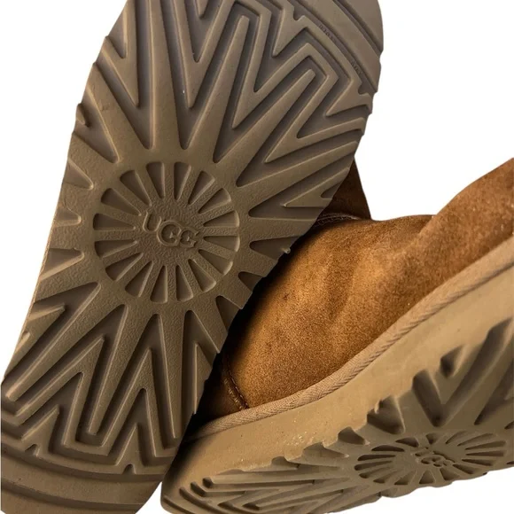 UGG Women boots Size 8 - Picture 3 of 5